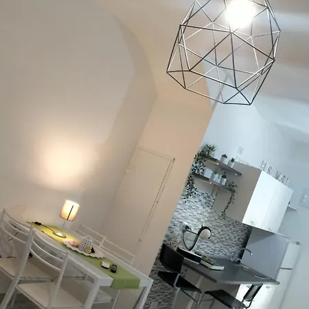 House Mattia Бари